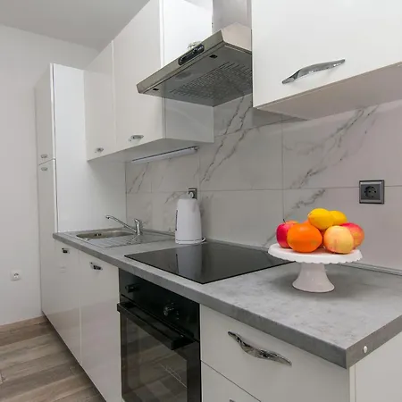 Miranda Apartment Dugi Rat
